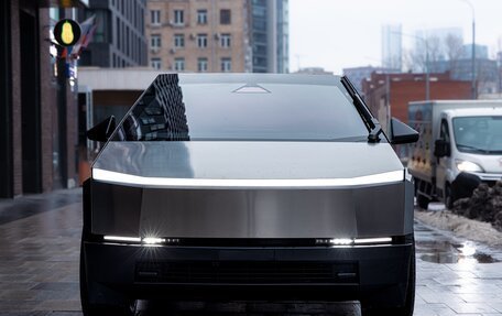 Tesla Cybertruck, 2024 год, 22 000 000 рублей, 33 фотография