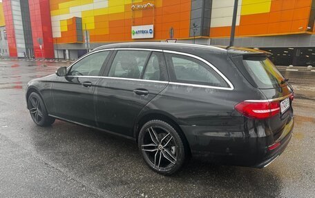 Mercedes-Benz E-Класс, 2020 год, 3 490 000 рублей, 4 фотография