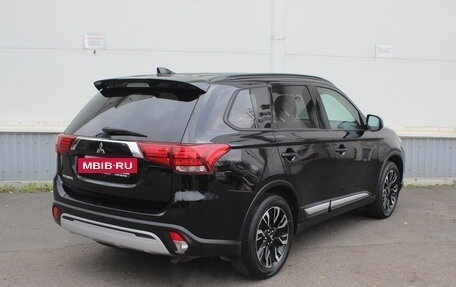 Mitsubishi Outlander III рестайлинг 3, 2022 год, 2 270 000 рублей, 4 фотография