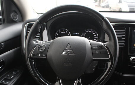 Mitsubishi Outlander III рестайлинг 3, 2022 год, 2 270 000 рублей, 17 фотография