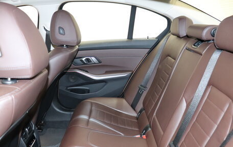 BMW 3 серия, 2019 год, 3 190 000 рублей, 13 фотография