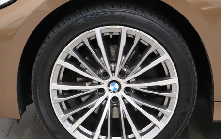 BMW 3 серия, 2019 год, 3 190 000 рублей, 15 фотография