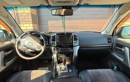Toyota Land Cruiser 200, 2013 год, 3 500 000 рублей, 6 фотография