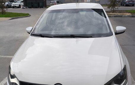 Volkswagen Polo VI (EU Market), 2011 год, 750 000 рублей, 2 фотография