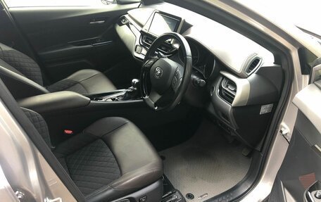 Toyota C-HR I рестайлинг, 2019 год, 1 699 999 рублей, 6 фотография