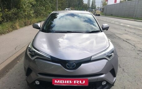 Toyota C-HR I рестайлинг, 2019 год, 1 699 999 рублей, 4 фотография