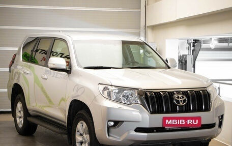 Toyota Land Cruiser Prado 150 рестайлинг 2, 2019 год, 5 397 000 рублей, 3 фотография