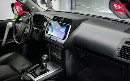 Toyota Land Cruiser Prado 150 рестайлинг 2, 2019 год, 5 397 000 рублей, 28 фотография