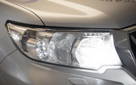 Toyota Land Cruiser Prado 150 рестайлинг 2, 2019 год, 5 397 000 рублей, 38 фотография