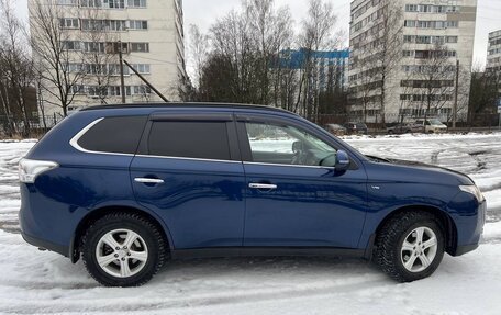 Mitsubishi Outlander III рестайлинг 3, 2013 год, 1 900 000 рублей, 5 фотография