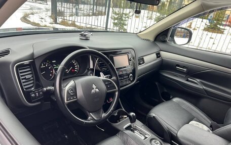 Mitsubishi Outlander III рестайлинг 3, 2013 год, 1 900 000 рублей, 11 фотография