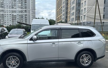 Mitsubishi Outlander III рестайлинг 3, 2014 год, 1 300 000 рублей, 4 фотография