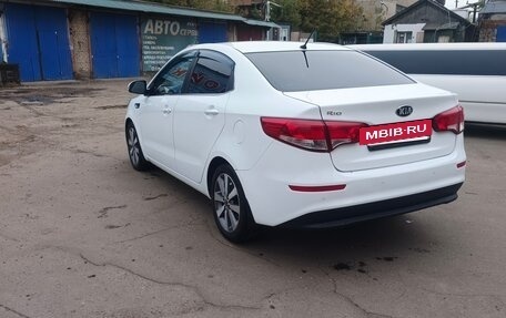 KIA Rio III рестайлинг, 2016 год, 880 000 рублей, 4 фотография