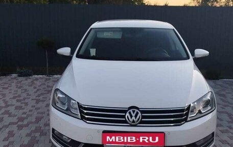 Volkswagen Passat B7, 2012 год, 1 095 000 рублей, 2 фотография
