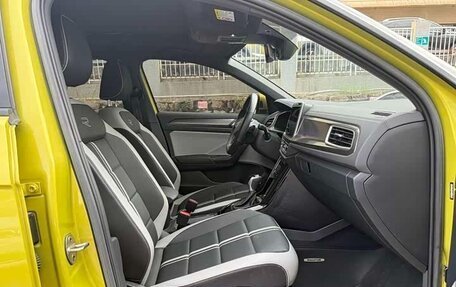 Volkswagen T-Roc I, 2023 год, 2 109 565 рублей, 10 фотография