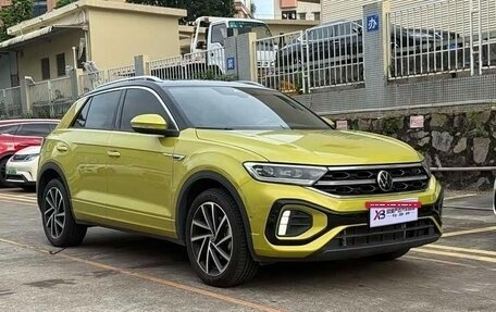 Volkswagen T-Roc I, 2023 год, 2 109 565 рублей, 3 фотография