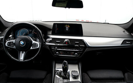 BMW 5 серия, 2017 год, 2 697 000 рублей, 11 фотография