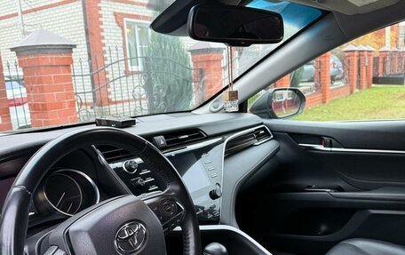 Toyota Camry, 2019 год, 2 600 000 рублей, 6 фотография