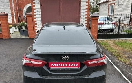 Toyota Camry, 2019 год, 2 600 000 рублей, 2 фотография
