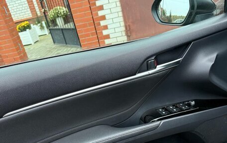 Toyota Camry, 2019 год, 2 600 000 рублей, 12 фотография