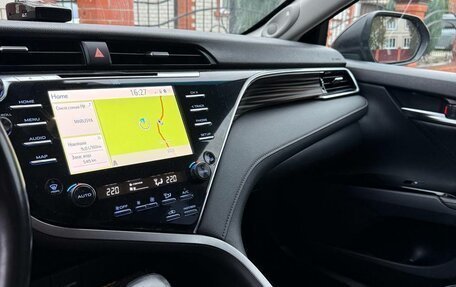 Toyota Camry, 2019 год, 2 600 000 рублей, 10 фотография
