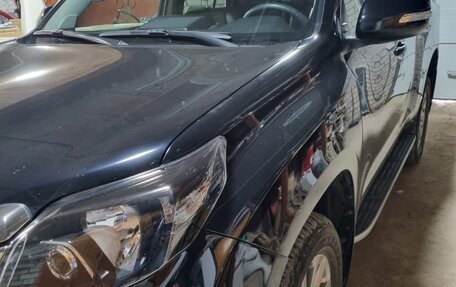 Toyota Land Cruiser Prado 150 рестайлинг 2, 2018 год, 5 750 000 рублей, 6 фотография