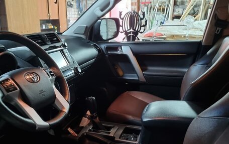 Toyota Land Cruiser Prado 150 рестайлинг 2, 2018 год, 5 750 000 рублей, 10 фотография
