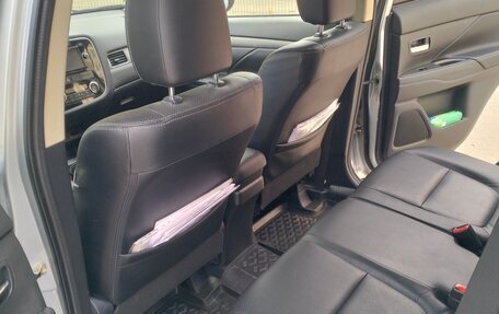 Mitsubishi Outlander III рестайлинг 3, 2014 год, 1 570 000 рублей, 11 фотография