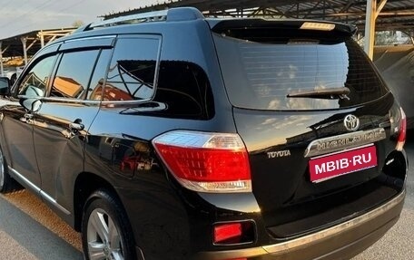 Toyota Highlander III, 2012 год, 1 950 000 рублей, 1 фотография