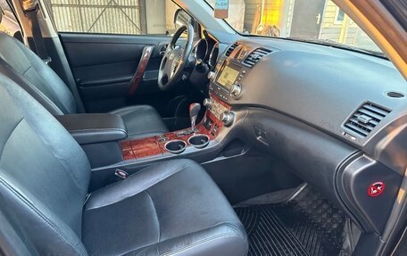 Toyota Highlander III, 2012 год, 1 950 000 рублей, 3 фотография