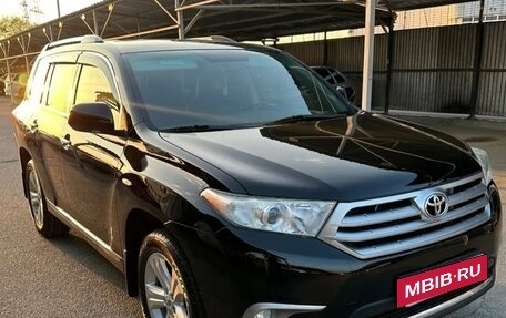 Toyota Highlander III, 2012 год, 1 950 000 рублей, 6 фотография