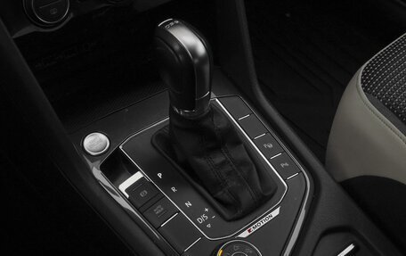 Volkswagen Tiguan II, 2019 год, 2 899 000 рублей, 12 фотография