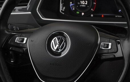 Volkswagen Tiguan II, 2019 год, 2 899 000 рублей, 19 фотография