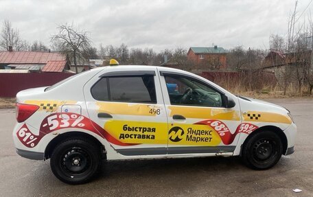 Renault Logan II, 2017 год, 329 000 рублей, 4 фотография