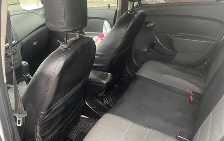 Renault Logan II, 2017 год, 329 000 рублей, 8 фотография