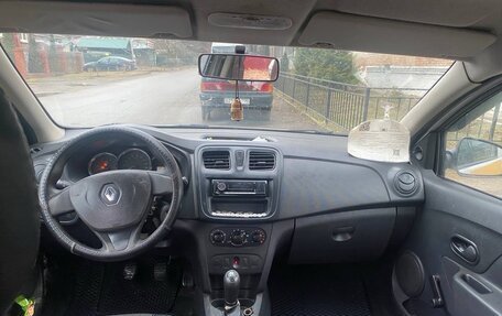 Renault Logan II, 2017 год, 329 000 рублей, 6 фотография