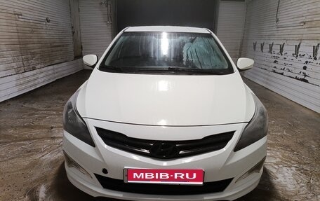 Hyundai Solaris II рестайлинг, 2016 год, 650 000 рублей, 1 фотография