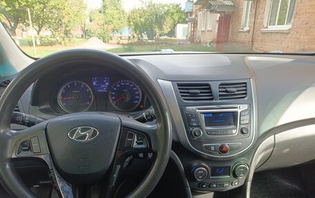 Hyundai Solaris II рестайлинг, 2016 год, 650 000 рублей, 9 фотография