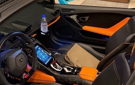 Lamborghini Huracán, 2020 год, 26 000 000 рублей, 8 фотография