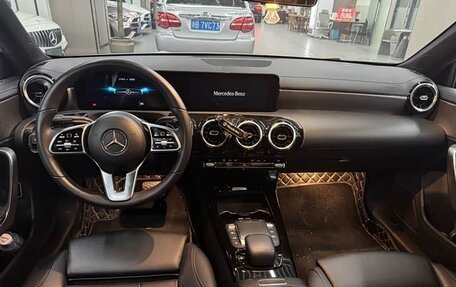 Mercedes-Benz A-Класс, 2023 год, 1 890 000 рублей, 5 фотография