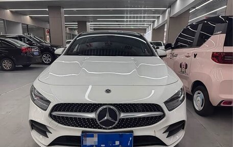 Mercedes-Benz A-Класс, 2023 год, 1 890 000 рублей, 3 фотография