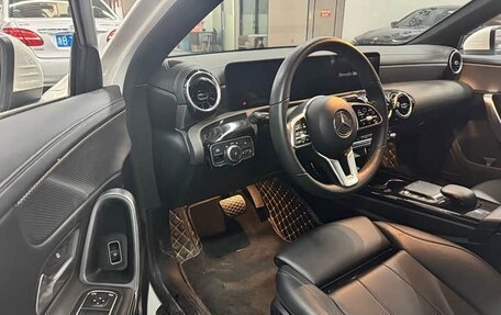 Mercedes-Benz A-Класс, 2023 год, 1 890 000 рублей, 4 фотография