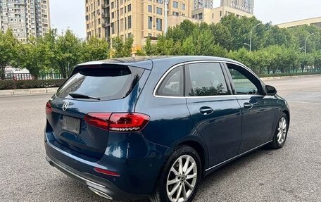 Mercedes-Benz B-Класс, 2023 год, 1 870 000 рублей, 5 фотография