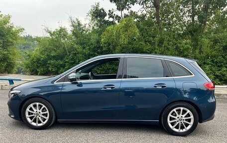 Mercedes-Benz B-Класс, 2023 год, 1 870 000 рублей, 3 фотография