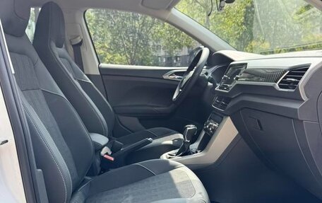 Volkswagen T-Cross I, 2021 год, 1 550 000 рублей, 16 фотография