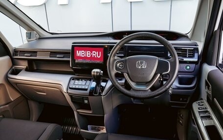 Honda Stepwgn IV, 2016 год, 1 695 000 рублей, 6 фотография