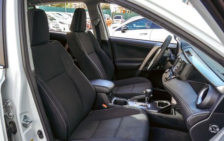 Toyota RAV4, 2016 год, 2 535 000 рублей, 8 фотография