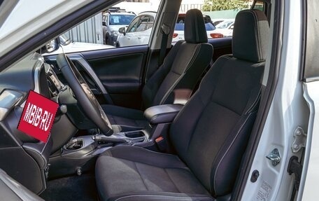 Toyota RAV4, 2016 год, 2 535 000 рублей, 10 фотография