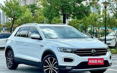 Volkswagen T-Roc I, 2022 год, 1 780 000 рублей, 1 фотография