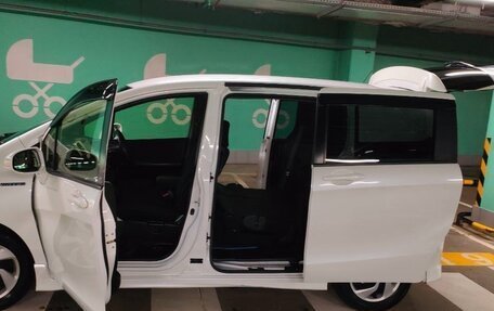 Honda Freed I, 2015 год, 1 450 000 рублей, 8 фотография